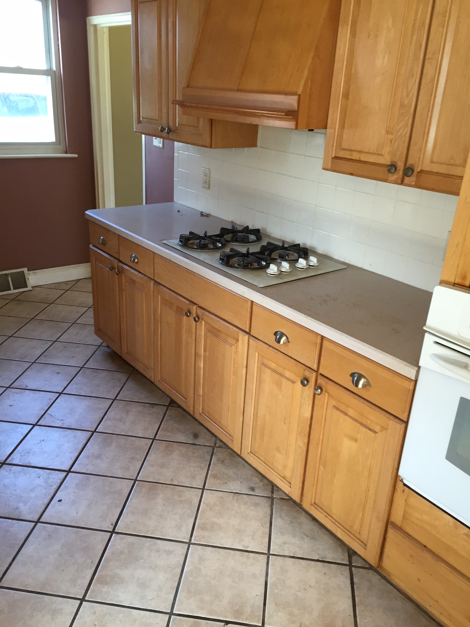 Kitchen Tile Cleaning on the mainline